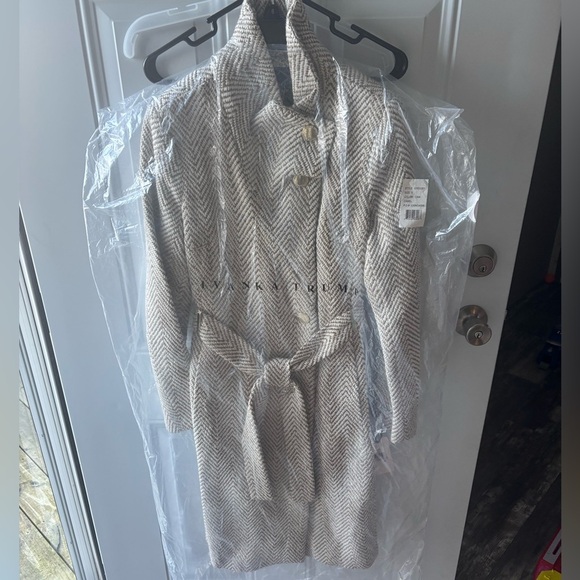 Nwt Ivanka Trump Wool Blend trenchcoat With Belt Originally $400  size 6 - Picture 1 of 9